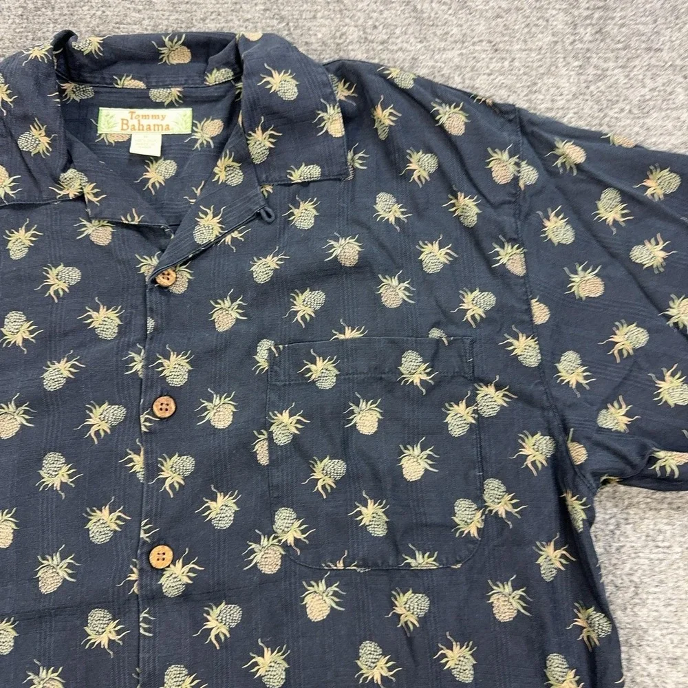 Tommy Bahama Shirt Mens M Blue Pineapple Silk Short Sleeve Button Up Hawaiian